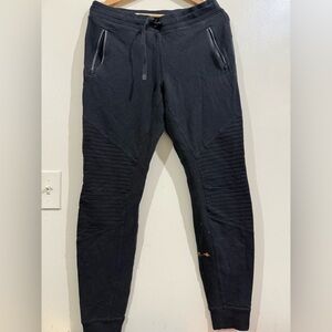 ALO Yoga Men's Dark Joggers with Ribbed Design
